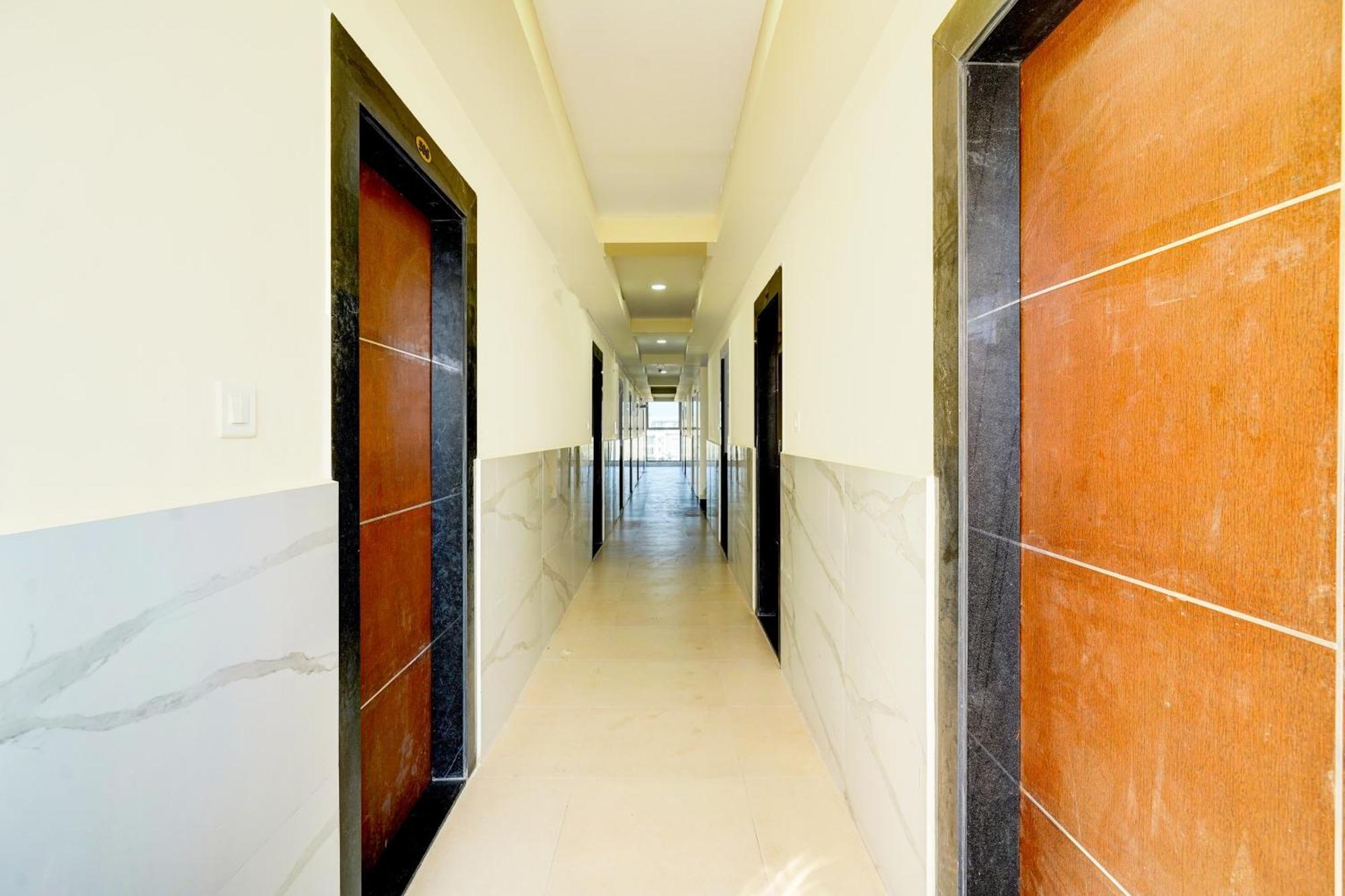 Super Hotel O Sri Vishnu Prime Opposite The Studio Salon, Kundalhalli Gate Бангалор Экстерьер фото